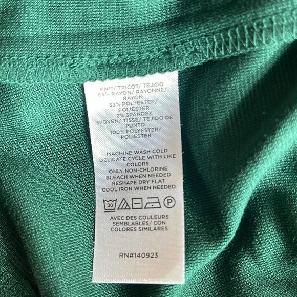 Loft
Shimmer Dotted Ruffle Yoke Mixed Media Top Sz L - Picture 11 of 11